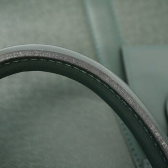 Louis Vuitton Taiga Bering Garment Case - Picture 9 of 12